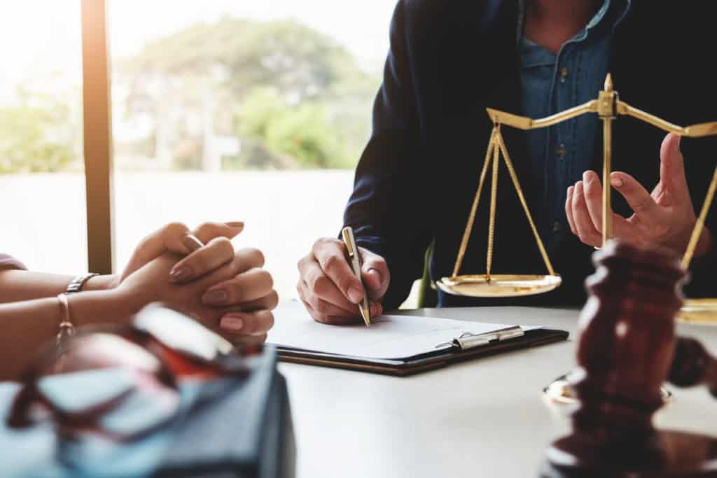 Court Applications vs. Mediation: A Less Stressful Path with EH Mediation Redbridge