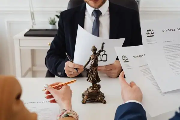 our fees Redbridge from EH Mediation - image of couple in joint mediation meeting